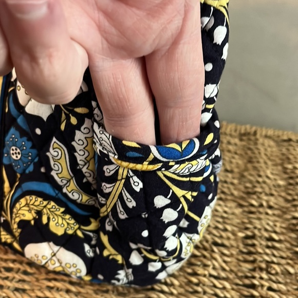 Vera Bradley - Ellie Blue Purse *RETIRED* Excellent Condition - Elephant Pattern - Picture 3 of 9